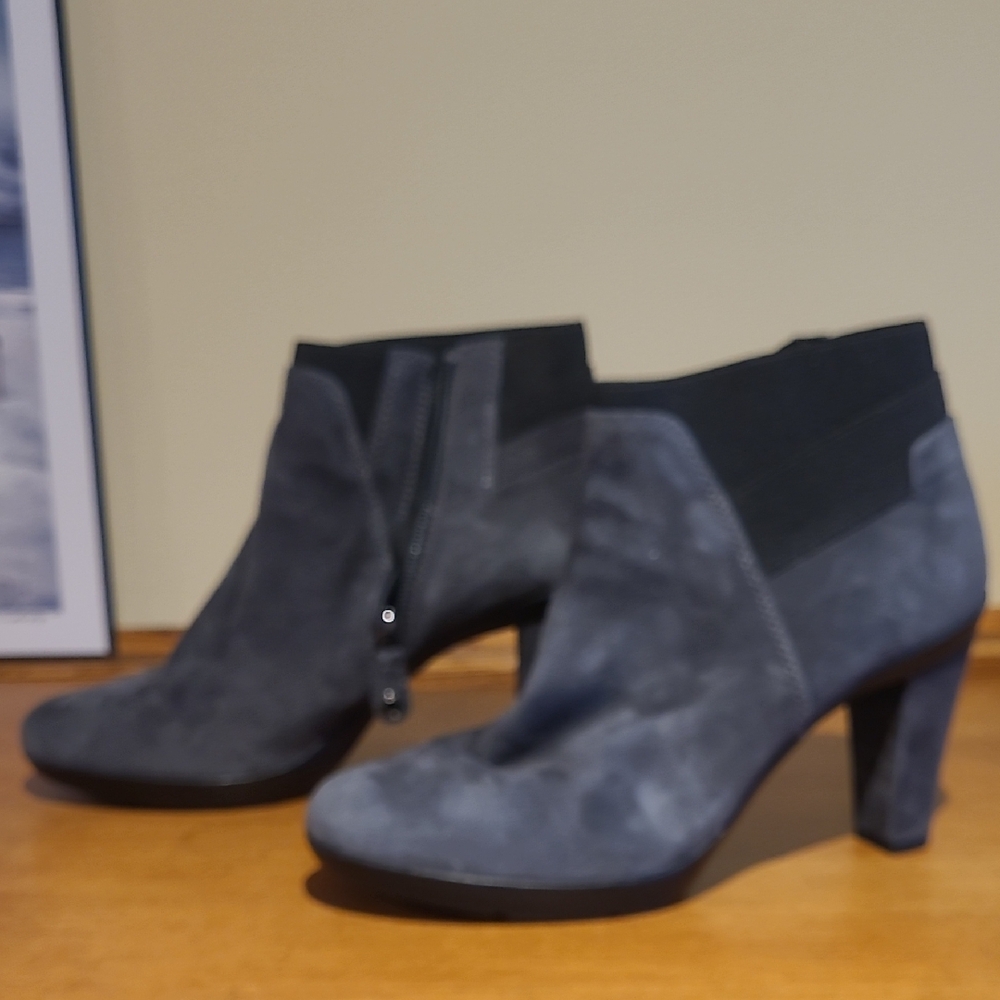 Geox Women's Black and Gray Heeled Boots